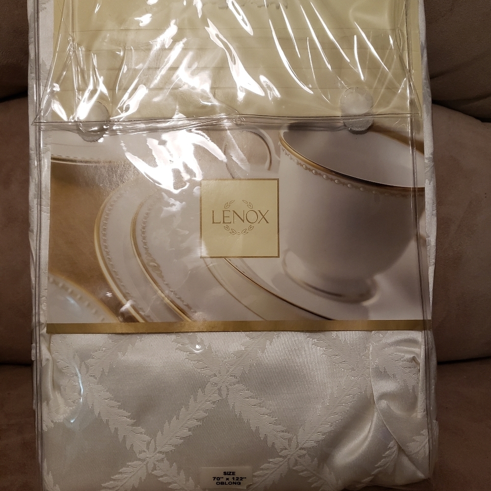 Lenox white Tablecloth